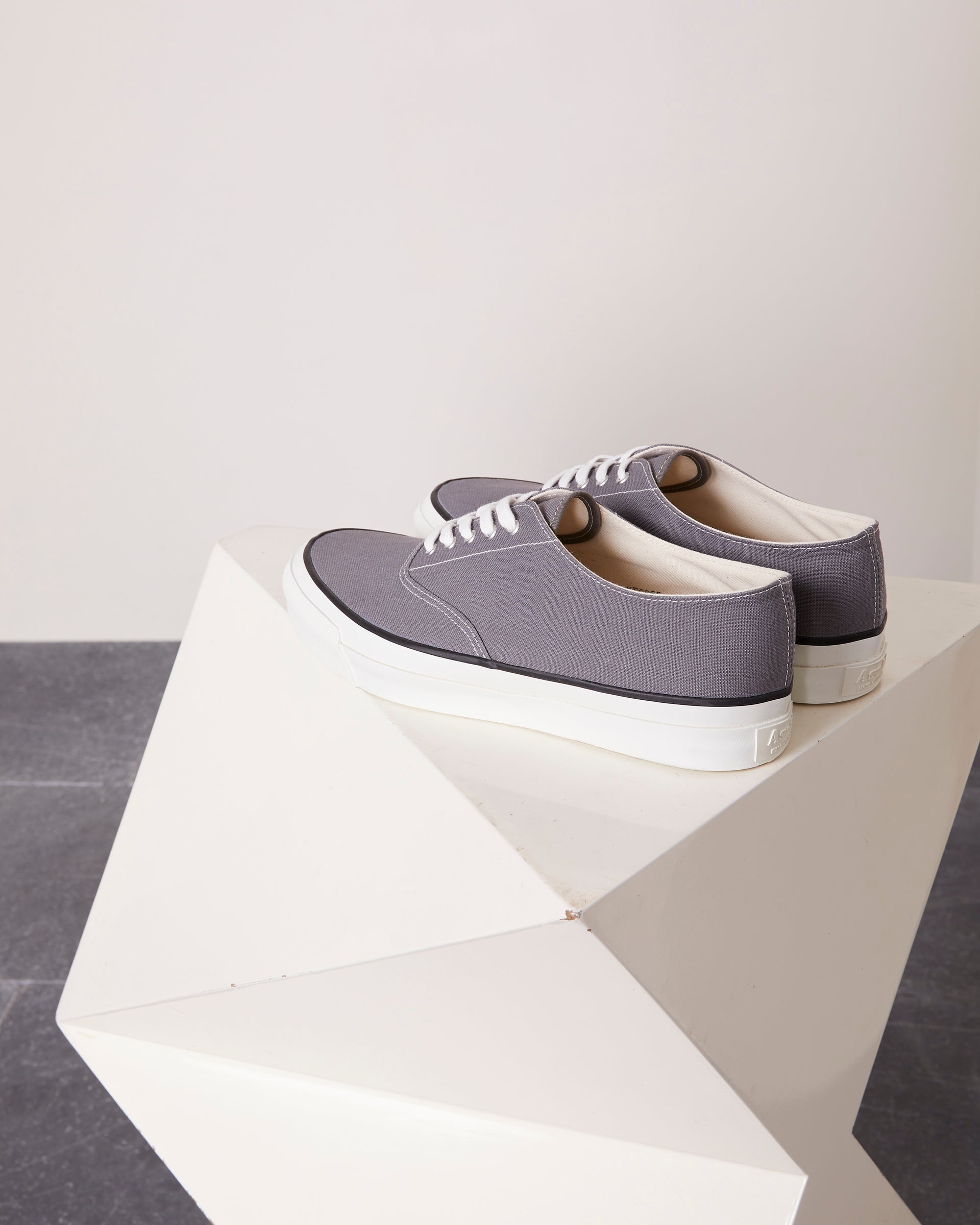 Asahi sneakers - Image 3