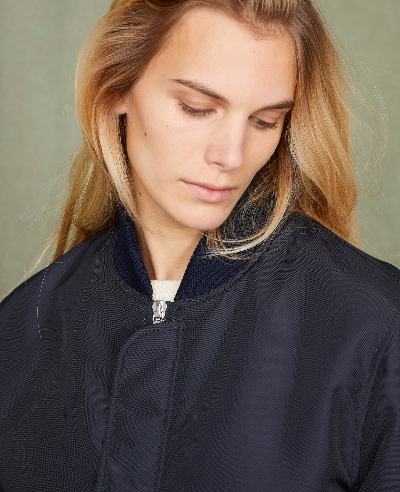 Efy bomber - Image 8