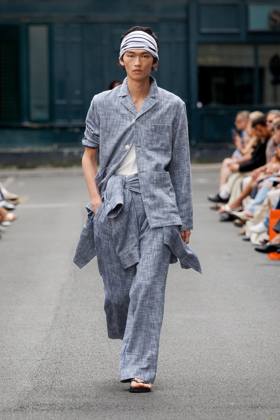 Look - 1