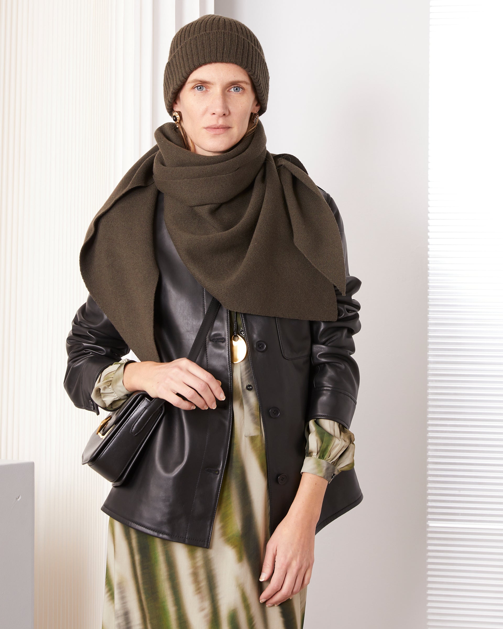 Triangle scarf - Image 2