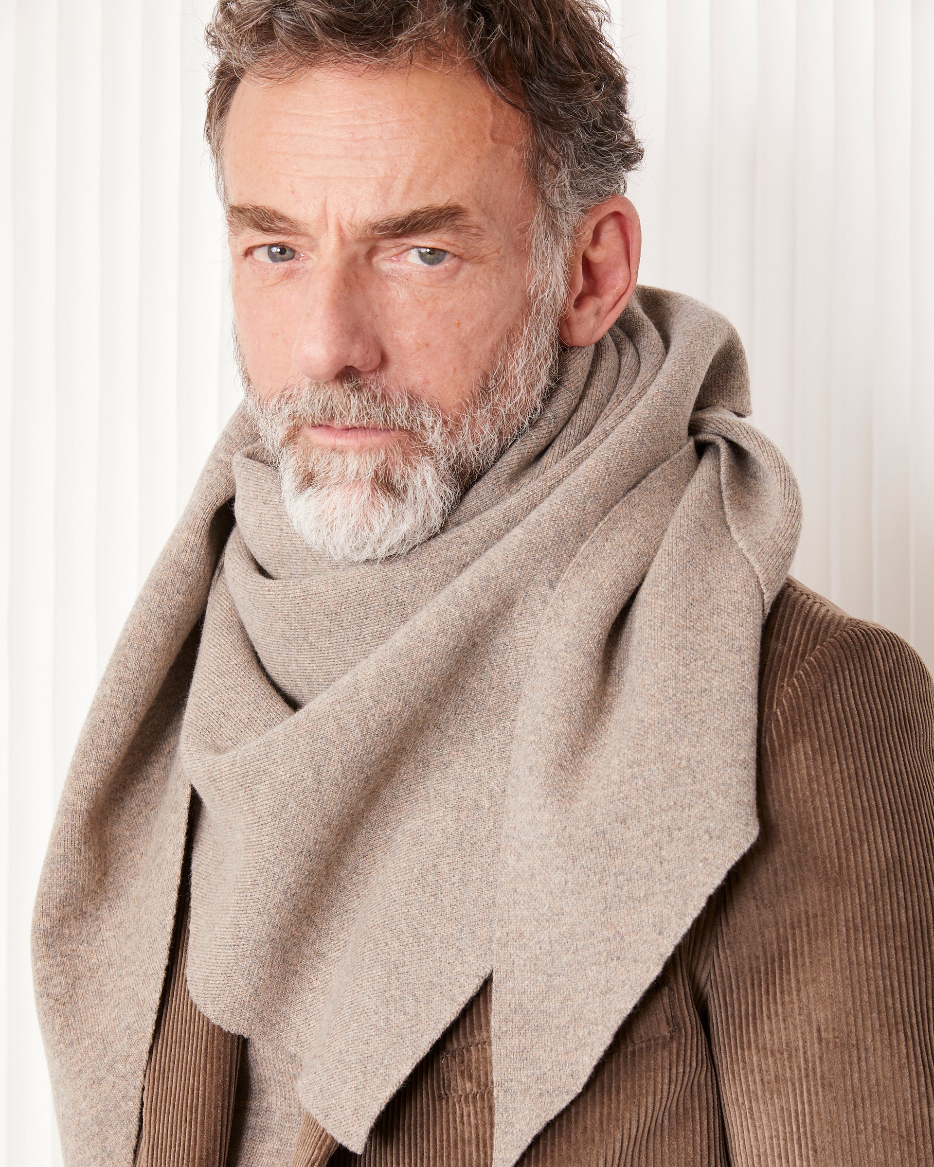 Triangle scarf - Image 5