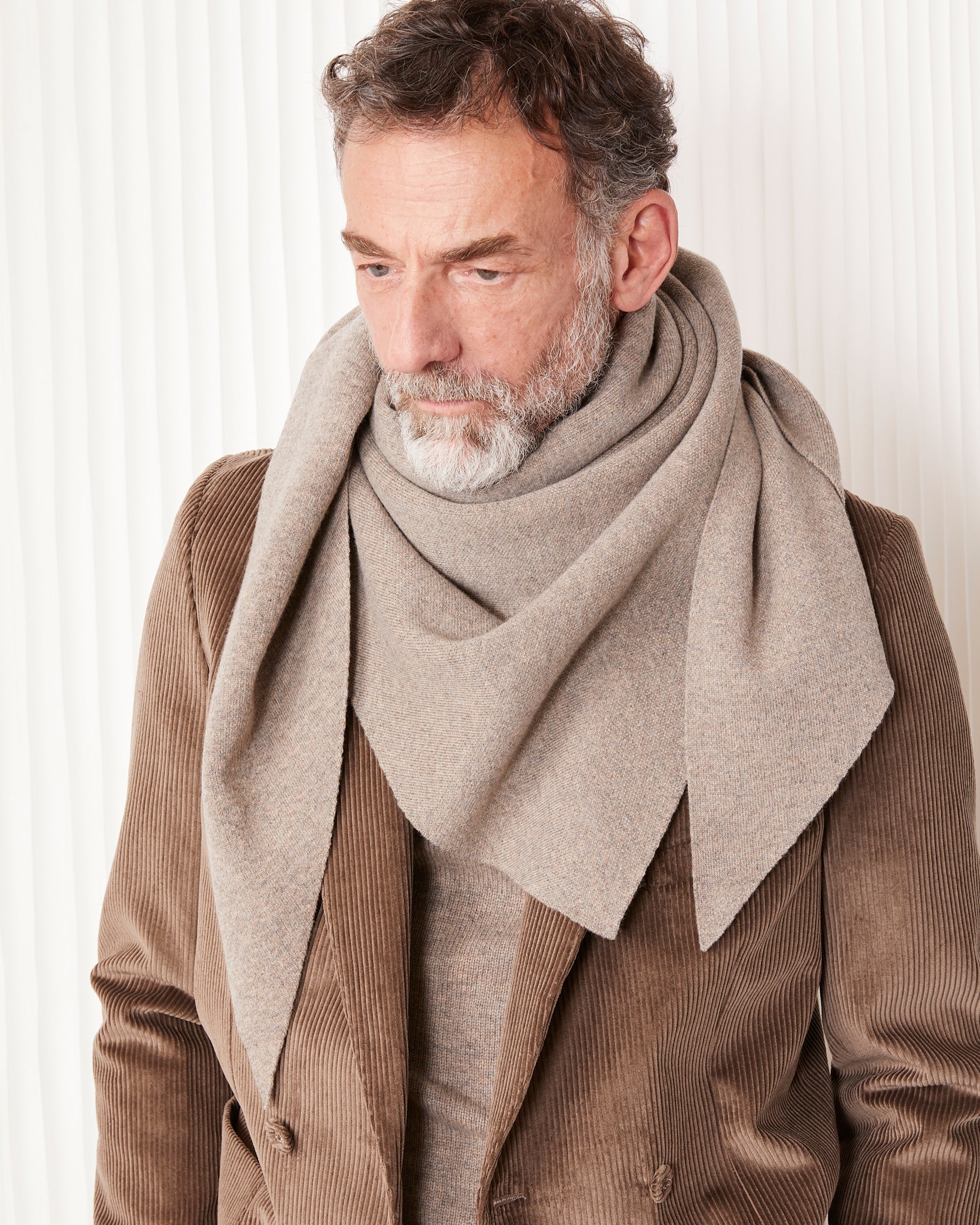 Triangle scarf - Image 1