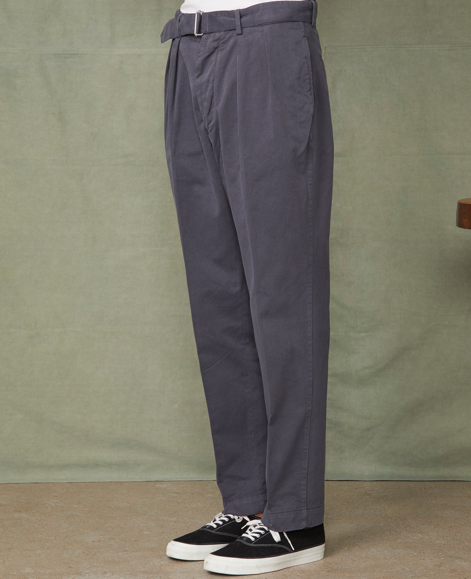 Pleated chino italian organic cotton – Officine Générale