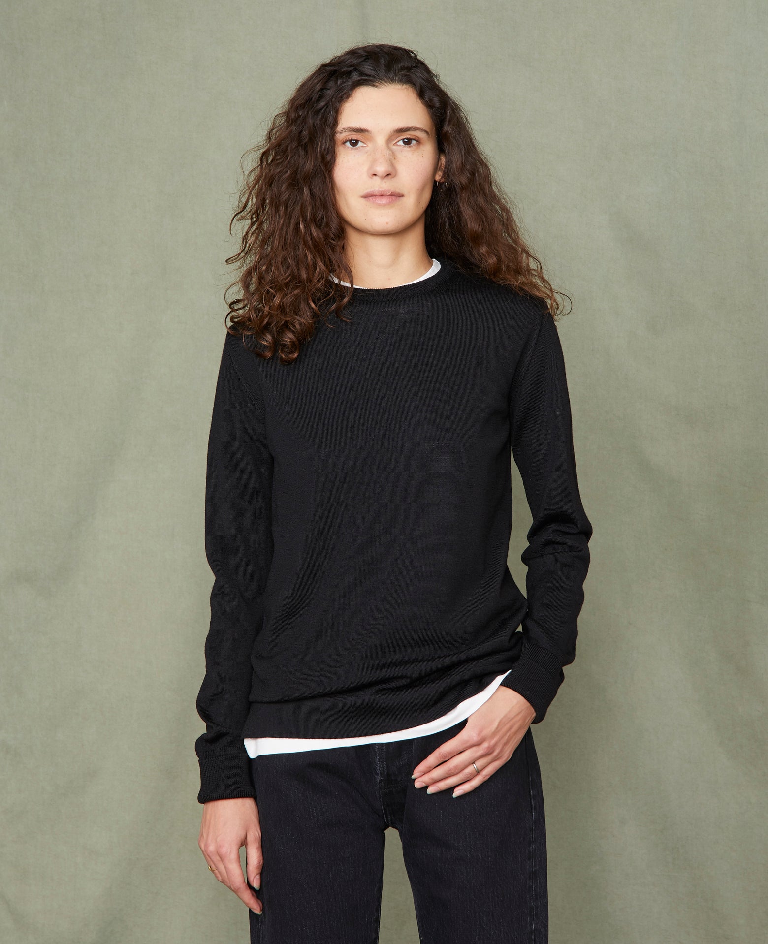 Black wool crew online neck sweater