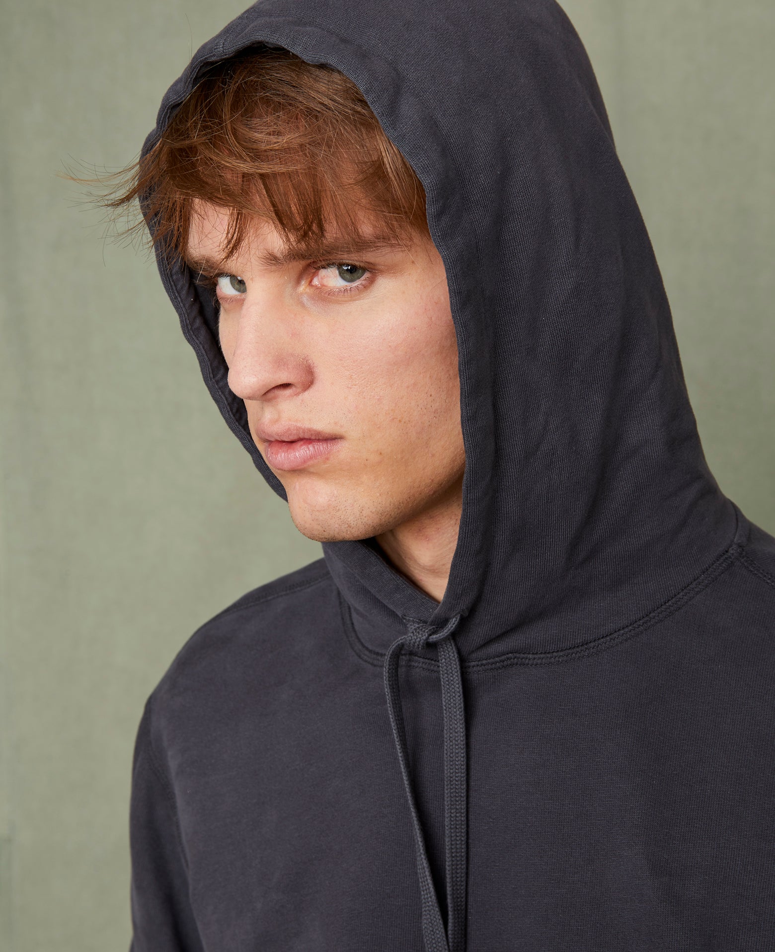 Black hooded zipper clearance sweatshirt