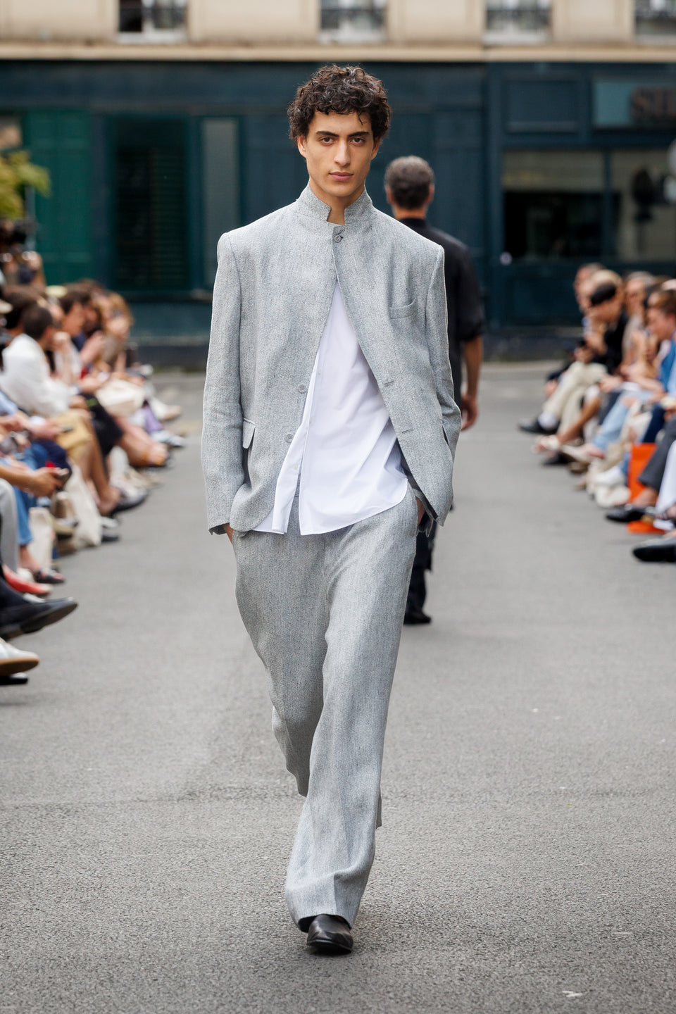 Look - 33